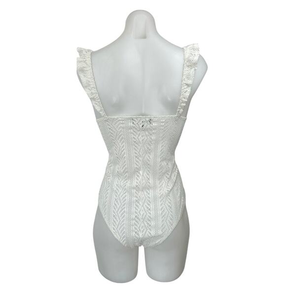 Blue Blush White Crochet Knit Sleeveless Cutout Camisole Bodysuit Tank Top Sz M - Picture 2 of 4